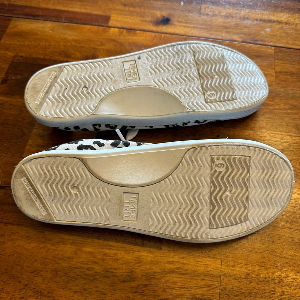 Flats - Picture 9 of 14